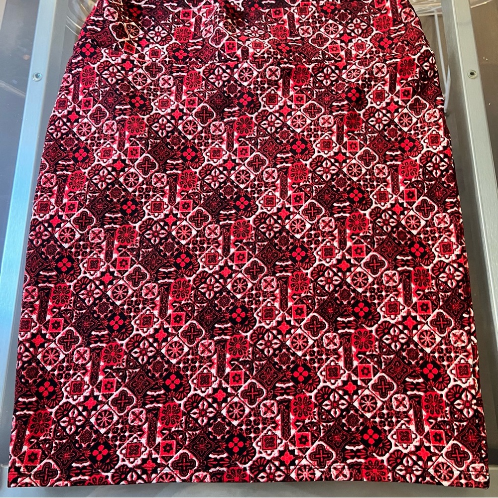 LuLaRoe Vibrant Red and Black Patterned Pencil Skirt